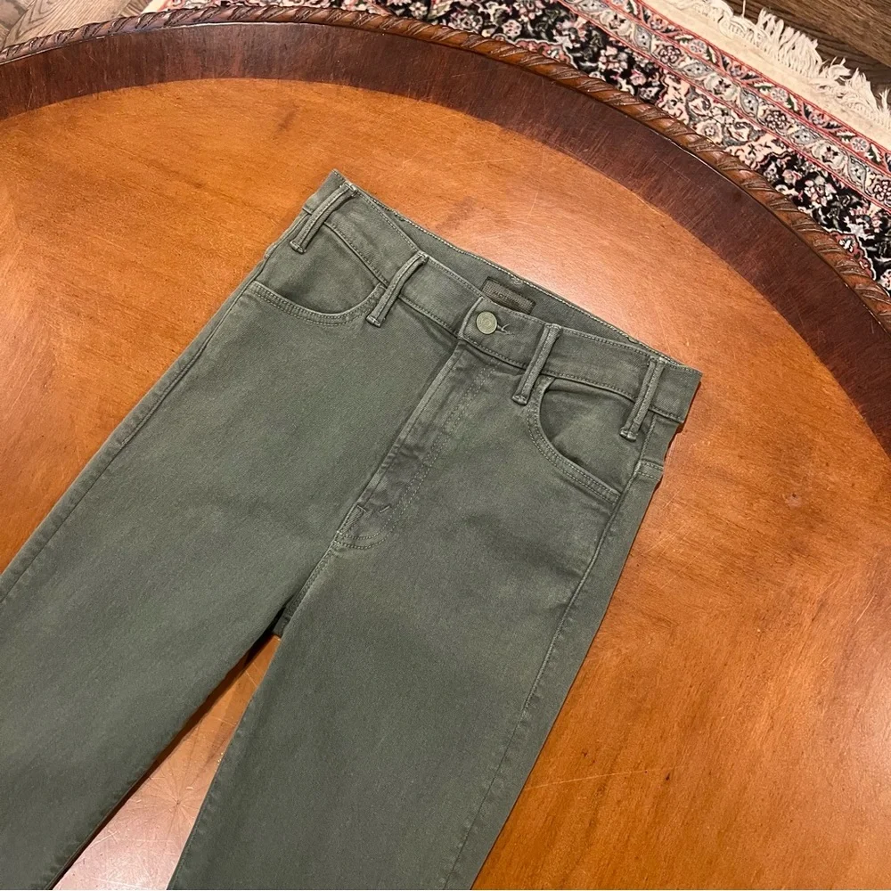 MOTHER‎ Women’s The Hustler Ankle Fray Olive Green 25 High-Rise Raw Hem Flare
